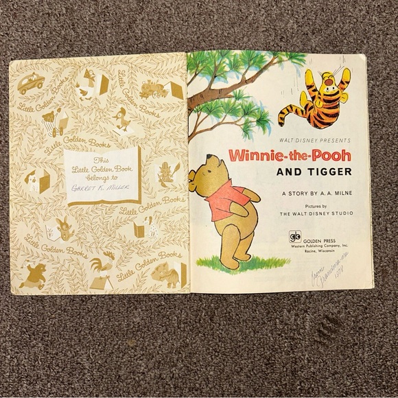 !!**KIDS BOOKS 4/$10**!! A Little Golden Book Winnie The Pooh And Tigger 1968 - Picture 2 of 7